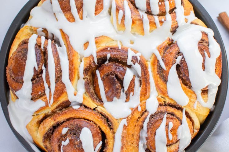 air fryer cinnamon rolls recipe.jpg